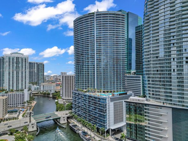 200 Biscayne Blvd Way #3603 Miami, FL 33131