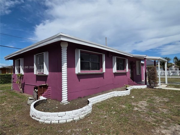 3061 NW 83rd Ter Miami, FL 33147