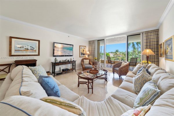 791 Crandon Blvd #404 Key Biscayne, FL 33149