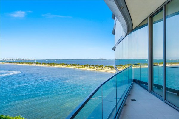 175 SE 25th Rd #804 Miami, FL 33129