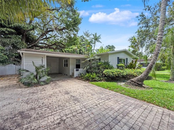 7601 SW 64th Ct South Miami, FL 33143