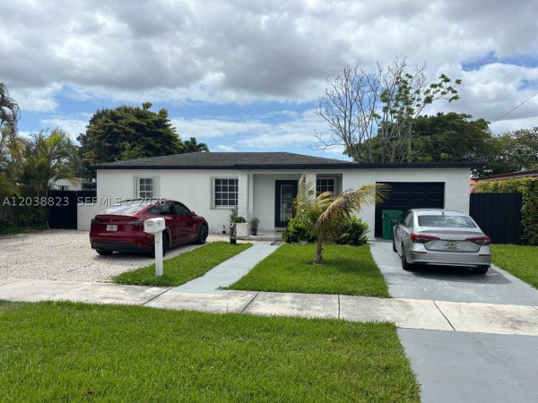 7390 SW 30th Ter Miami, FL 33155