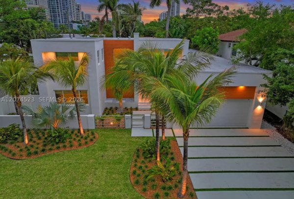 607 SE 6th St Fort Lauderdale, FL 33301