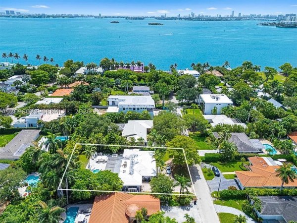 1255 NE 93rd St Miami Shores, FL 33138