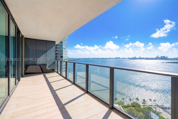 650 NE 32nd St #2201 Miami, FL 33137