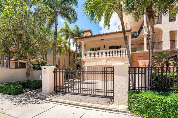 19 Hendricks Fort Lauderdale, FL 33301