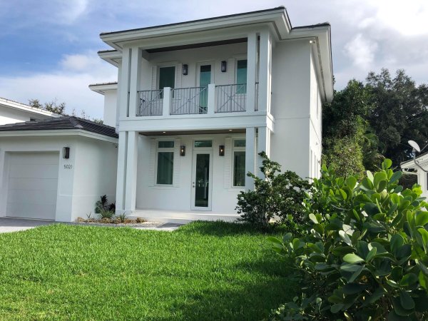 5021 Maggiore Coral Gables, FL 33146
