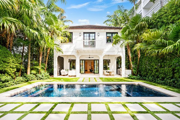 412 Brazilian Ave Palm Beach, FL 33480