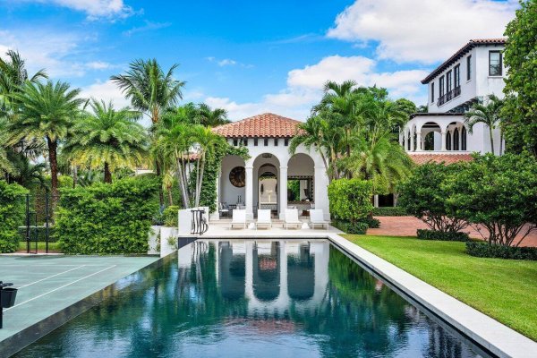 12 Lagomar Rd Palm Beach, FL 33480