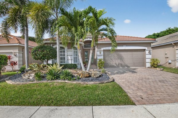 6917 Pisano Dr Lake Worth, FL 33467