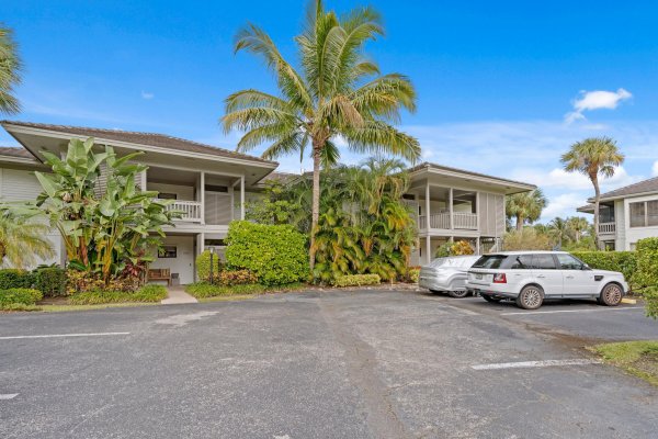 11830 Pebblewood Dr #202 Wellington, FL 33414