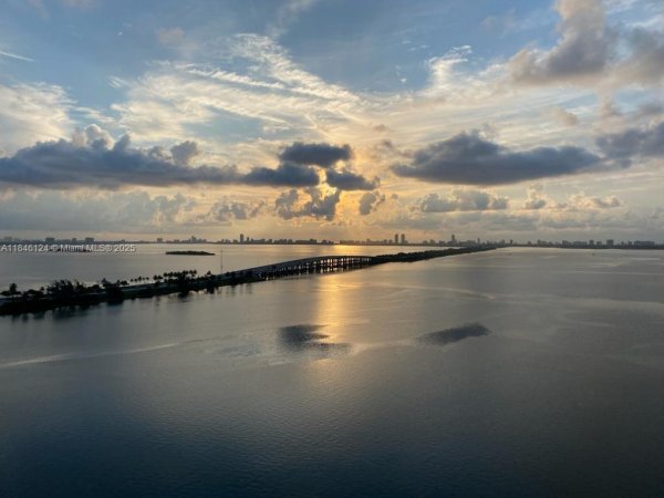 3131 NE 7th Ave #1706 Miami, FL 33137