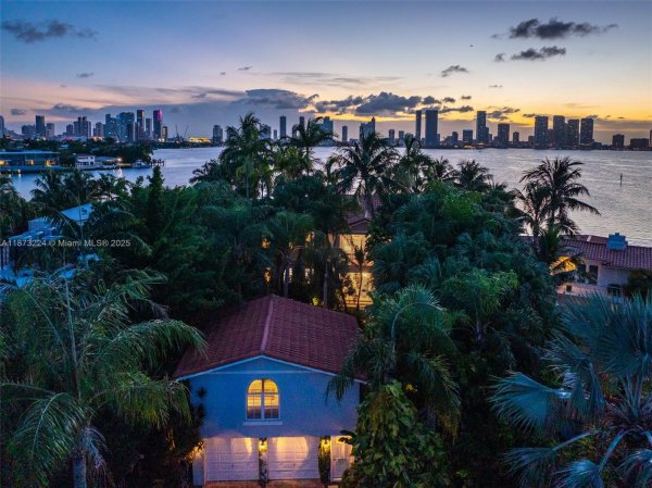 814 W Dilido Dr Miami Beach, FL 33139