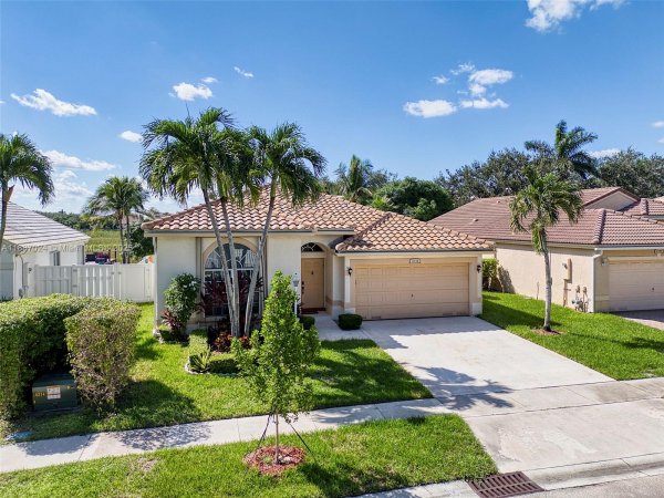2034 NW 145th Ave Pembroke Pines, FL 33028