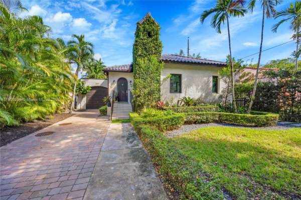 1009 Genoa St Coral Gables, FL 33134