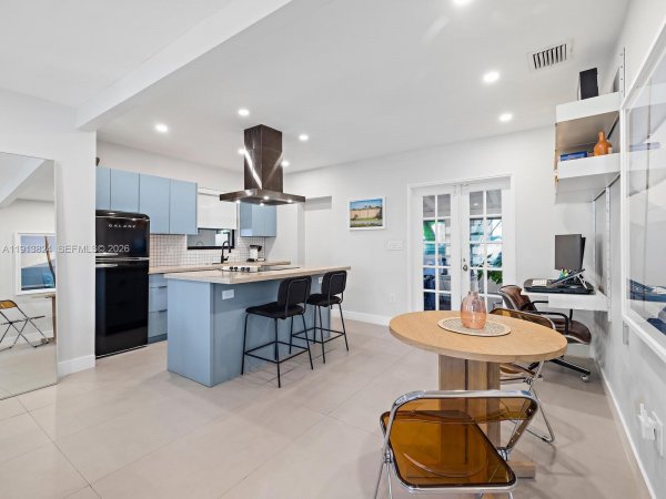 1009 NW 11th Ct Miami, FL 33136