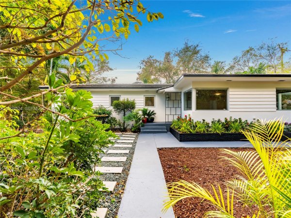 650 NE 60th St Miami, FL 33137