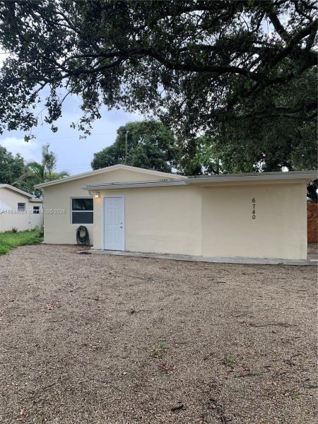6740 Park St #1 Hollywood, FL 33024