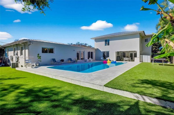 831 NE 109th St Biscayne Park, FL 33161