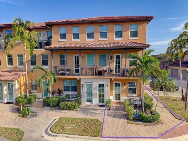 14774 SW 10th St #10502 Pembroke Pines, FL 33027