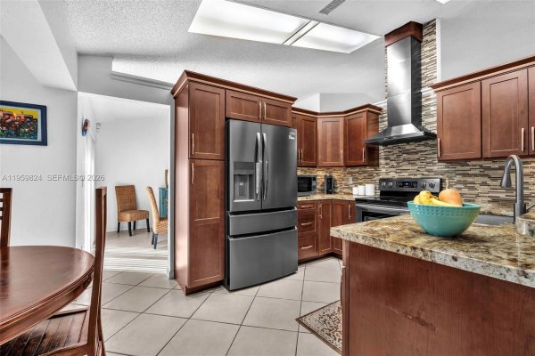 9300 NW 32nd Mnr Sunrise, FL 33351