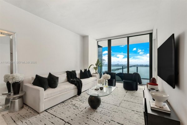 480 NE 31st St #4002 Miami, FL 33137