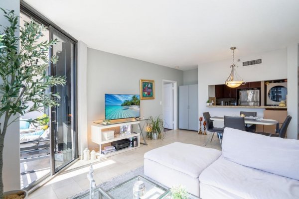 540 Brickell Key Dr #1619 Miami, FL 33131