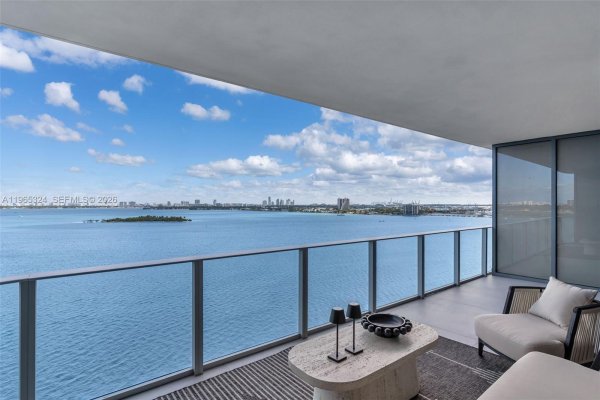 700 NE 24th St #1203 Miami, FL 33137