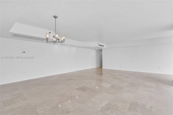 5900 Collins Ave #1906 Miami Beach, FL 33140