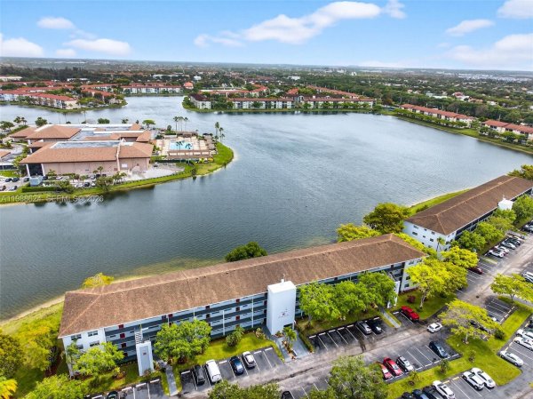 1301 SW 134th Way #313B Pembroke Pines, FL 33027