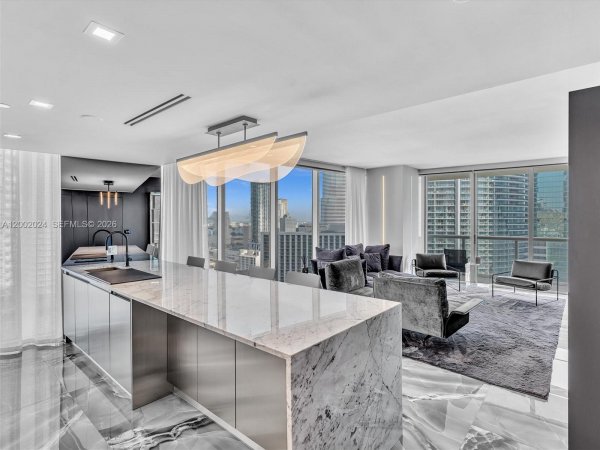 475 Brickell Ave #2715 Miami, FL 33131
