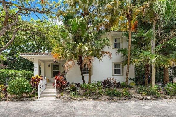3605 SW 37th Ave Coconut Grove, FL 33133
