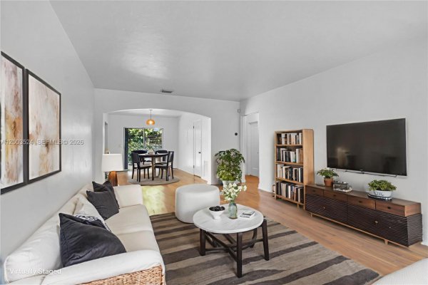 10 Century Ln Miami Beach, FL 33139