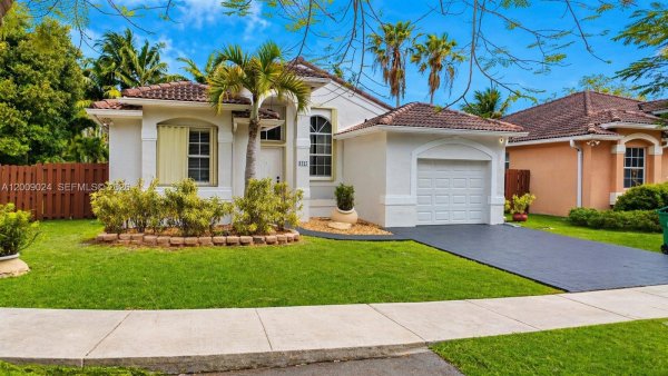 9437 SW 183rd Ter Palmetto Bay, FL 33157