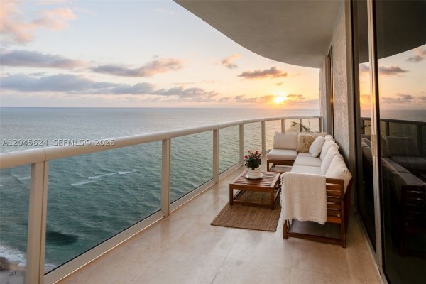 15901 Collins Ave #2502 Sunny Isles Beach, FL 33160