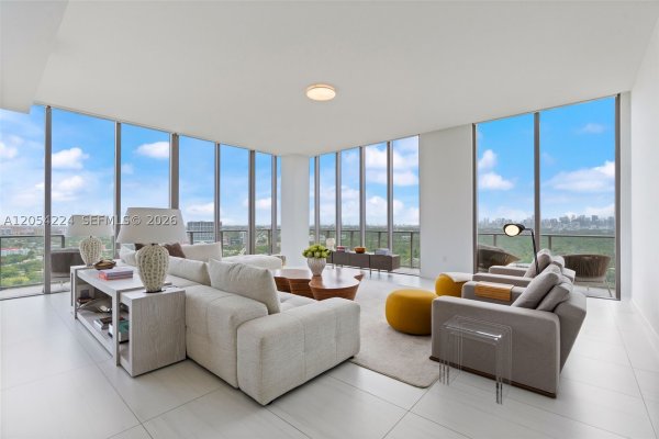 2678 Tigertail Ave #PH1 Miami, FL 33133