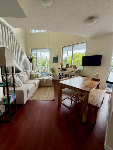 3339 Virginia St #320 Miami, FL 33133
