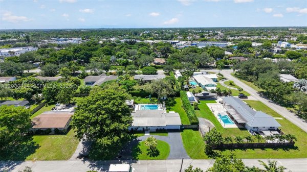 14220 SW 86th Ave Palmetto Bay, FL 33158
