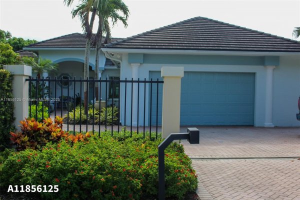 15255 SW 80th Ave Palmetto Bay, FL 33157