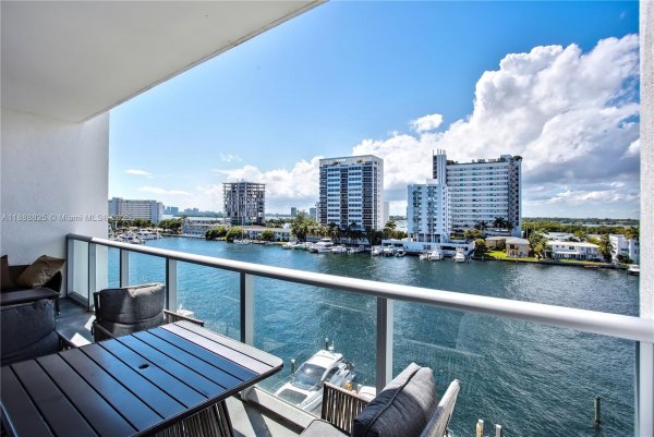 7928 East Dr #605 North Bay Village, FL 33141