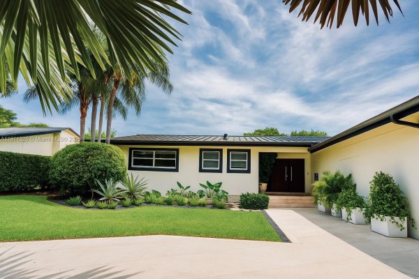 247 E East Shr Dr Miami, FL 33133