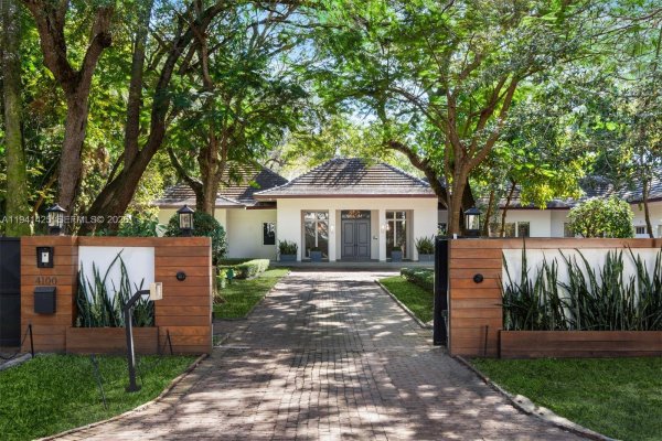 4100 Kiaora St Miami, FL 33133