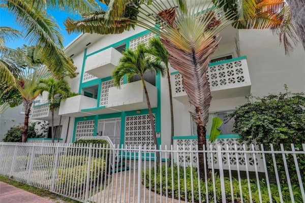 350 Collins Ave #310 Miami Beach, FL 33139