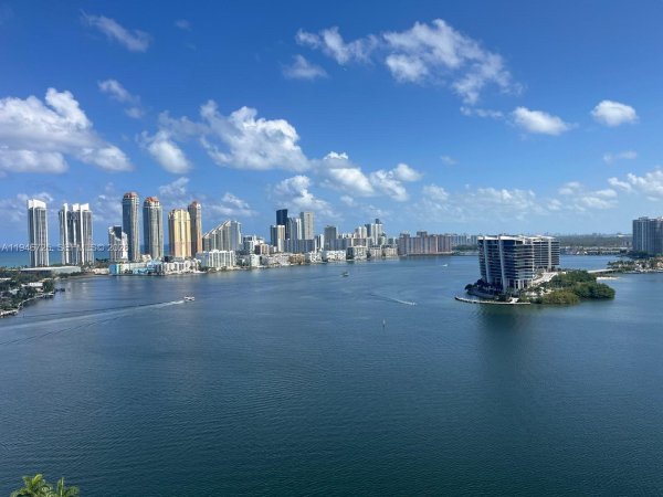 3530 Mystic Pointe Dr #1412 Aventura, FL 33180