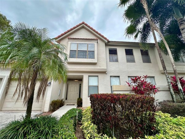 5790 Coach House Cir #E Boca Raton, FL 33486