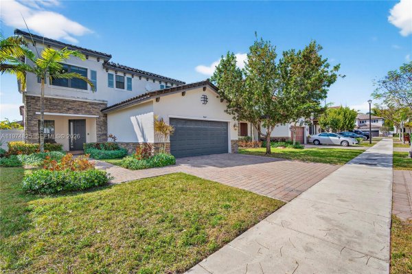 3542 W 93rd Pl Hialeah, FL 33018