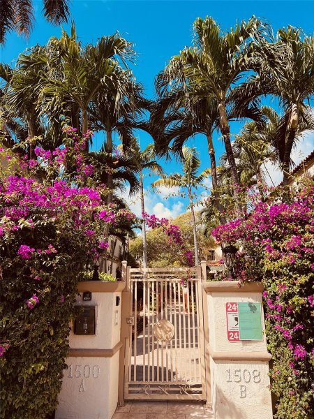 1500 Pennsylvania Ave #9A Miami Beach, FL 33139