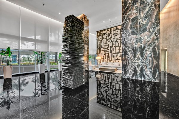 1800 S Ocean Dr #3908 Hallandale Beach, FL 33009