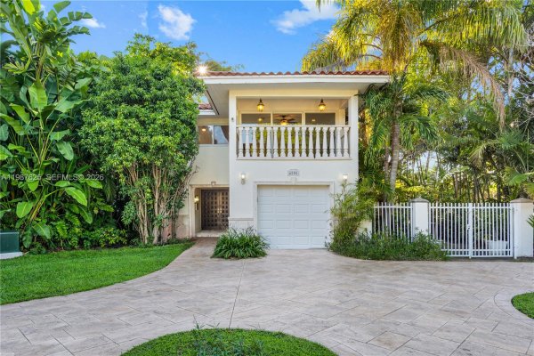 4000 Alhambra Cir Coral Gables, FL 33146