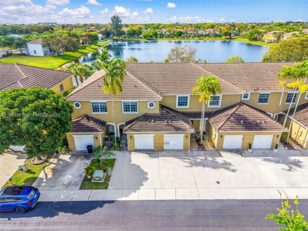 12158 SW 5th Ct Pembroke Pines, FL 33025